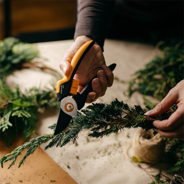 Fiskars P341 Solid Bypass-Gartenschere L