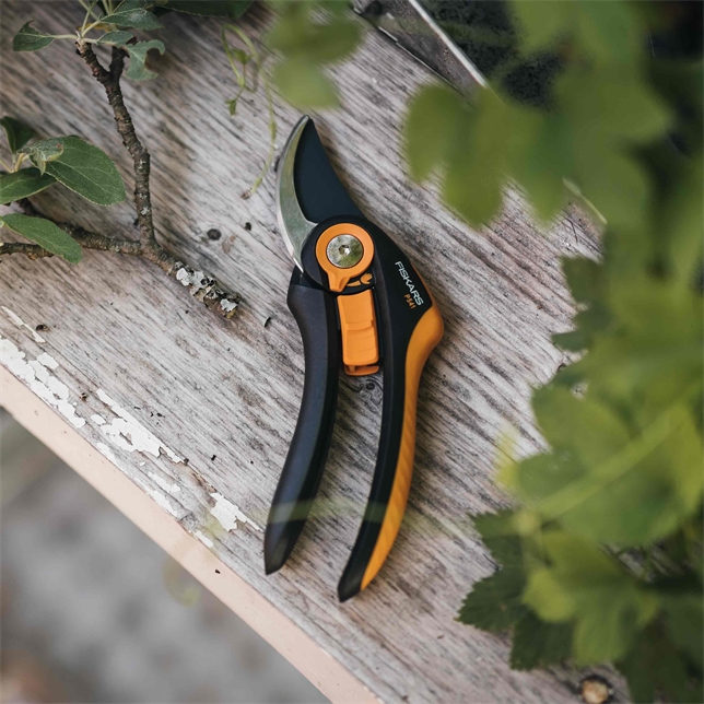 Fiskars P541 Plus SmartFit Bypass-Gartenschere