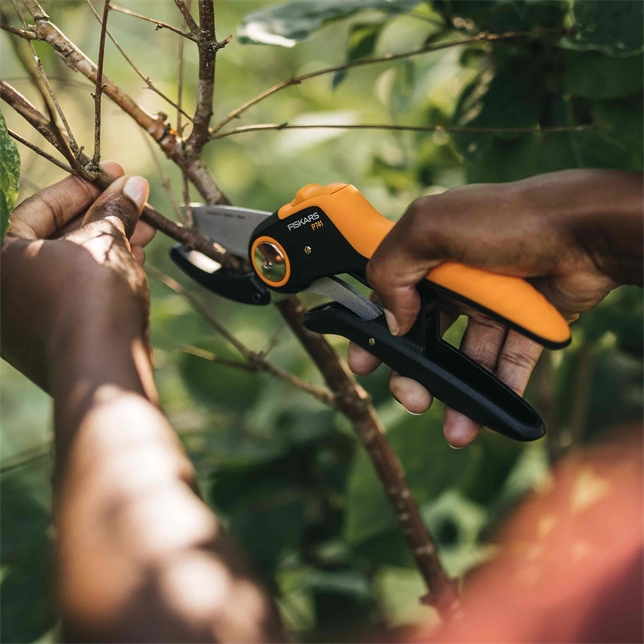 Fiskars P741 Plus PowerLever Amboss-Gartenschere